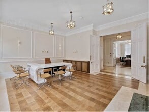 39-40 S Audley St, London to rent Interior Photo- Image 1 of 2