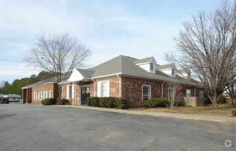 8723 Hospital Dr, Douglasville, GA for sale Primary Photo- Image 1 of 1