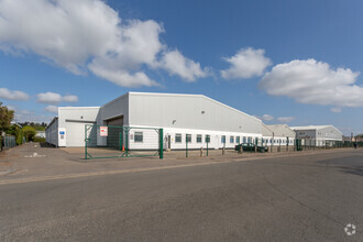 Private Road No 2, Nottingham for rent Building Photo- Image 1 of 7