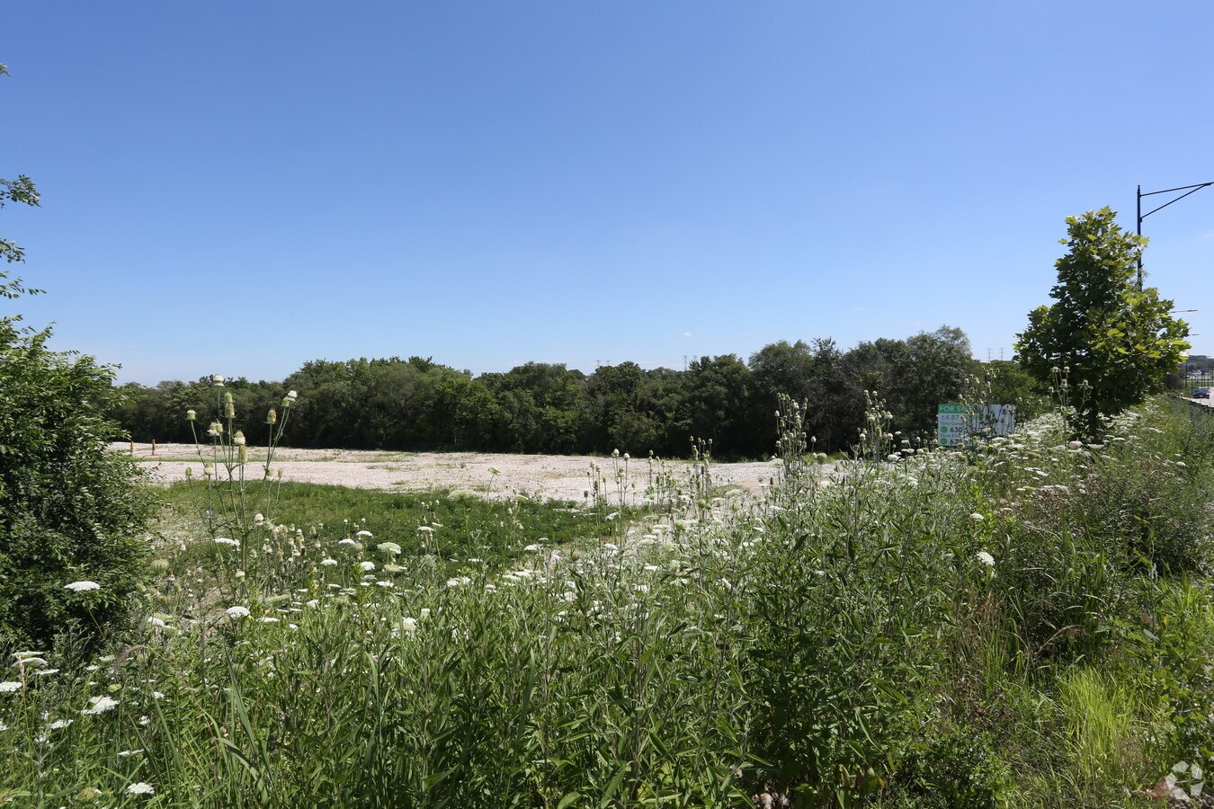 100 E Indian Rd, Aurora 60506 MultiFamily Zoned R5 (S)