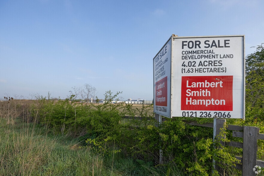 Gorse Ln, Fradley for sale - Primary Photo - Image 1 of 3