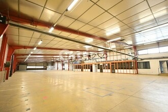 54 Avenue De L'Industrie, Rillieux-la-Pape for sale Interior Photo- Image 1 of 9