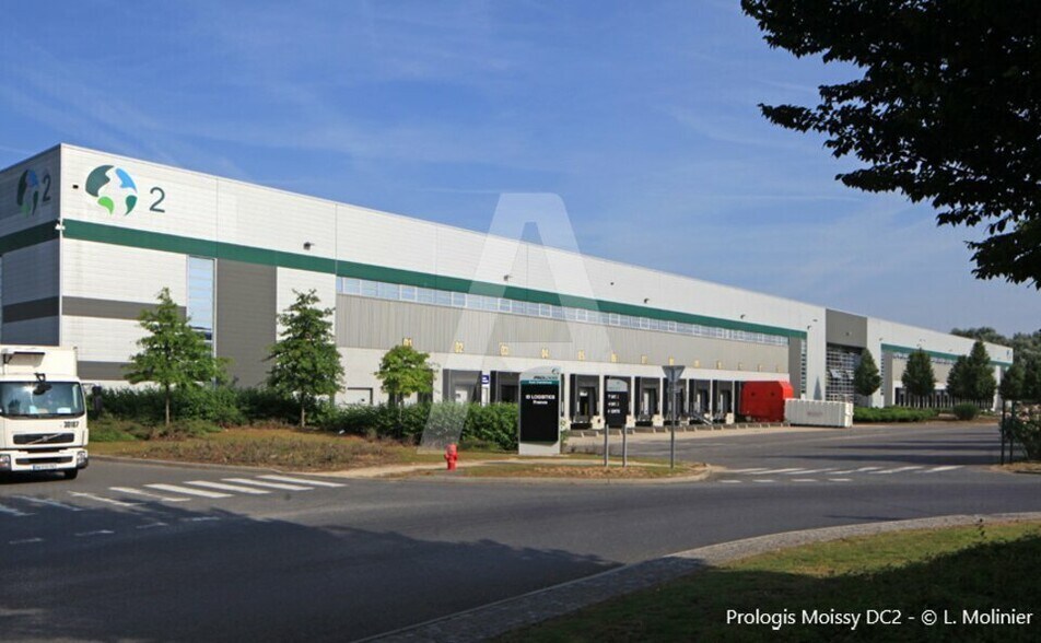 Industrial in Moissy-Cramayel to rent - Building Photo - Image 3 of 7