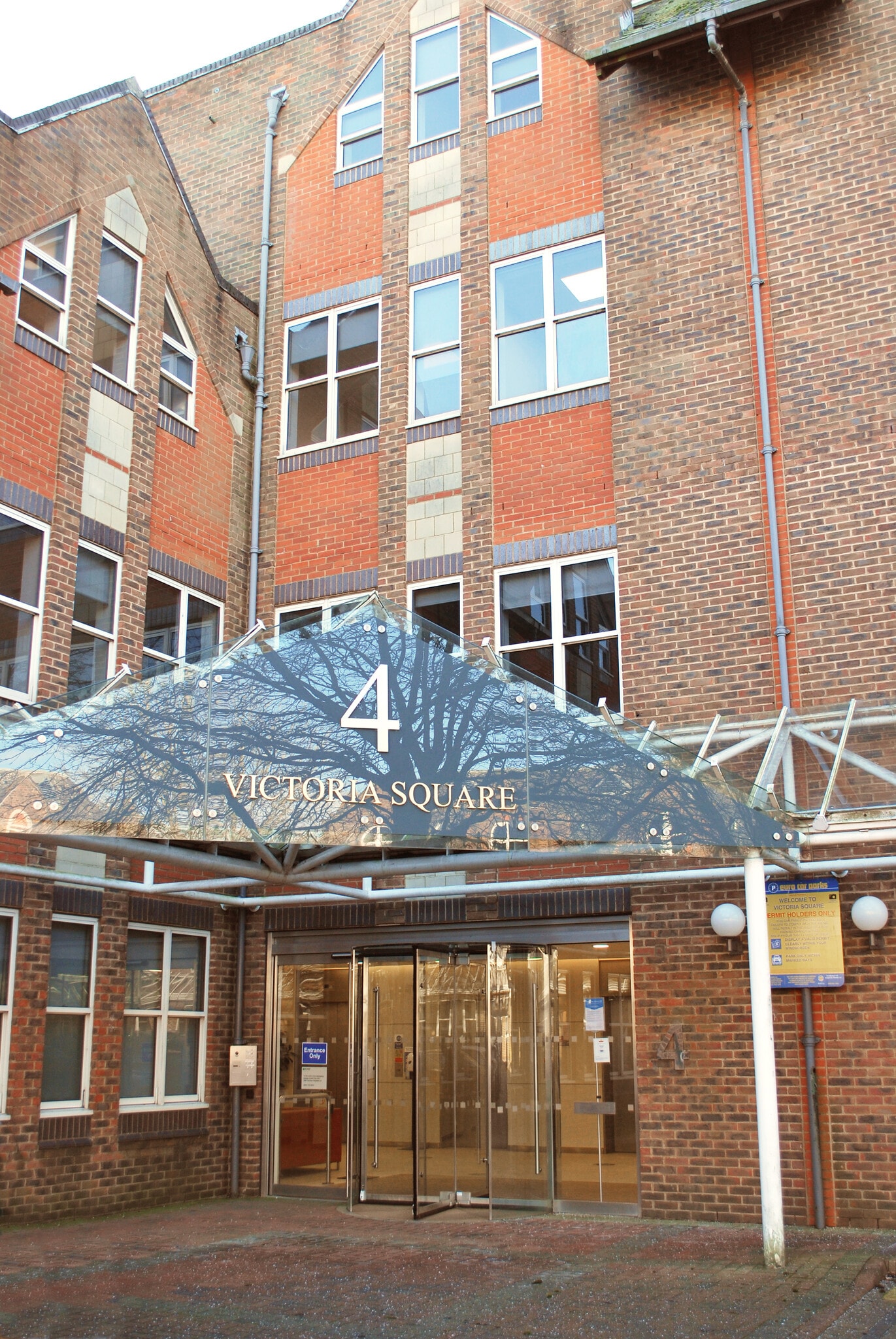 4 Victoria St, St. Albans to rent Building Photo- Image 1 of 8