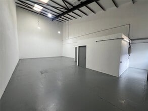 Featherbed Ln, Shrewsbury to rent Interior Photo- Image 2 of 5