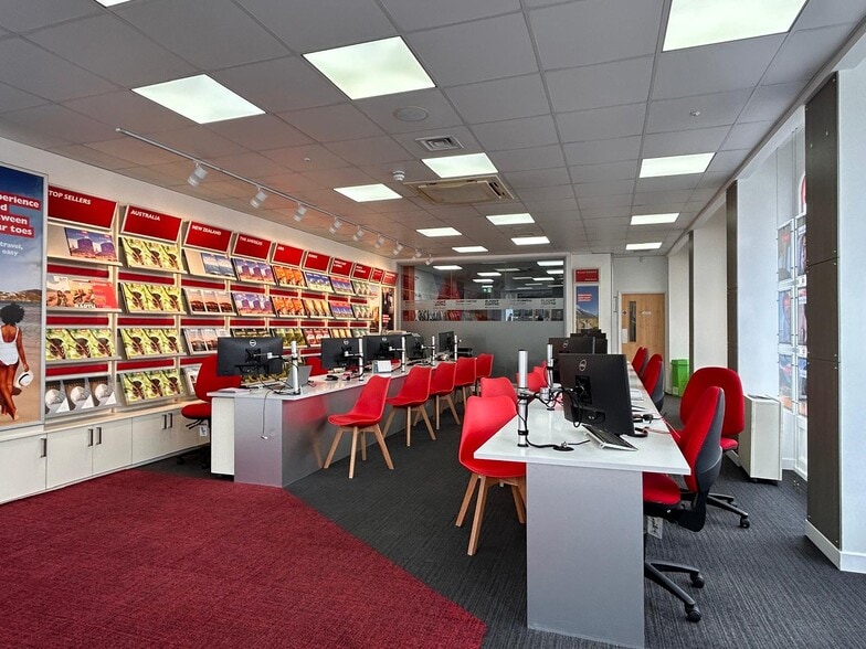 55 Western Rd, Brighton to rent - Building Photo - Image 2 of 10