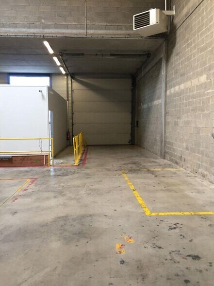 Industrial in Mitry-Mory to rent - Interior Photo - Image 3 of 5
