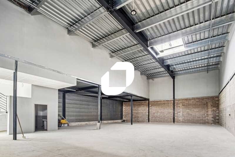 Light Industrial in Villeneuve-sous-Dammartin to rent - Building Photo - Image 3 of 16