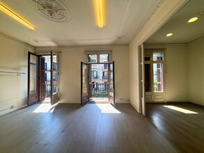 Office in Barcelona, Barcelona to rent Interior Photo- Image 2 of 44