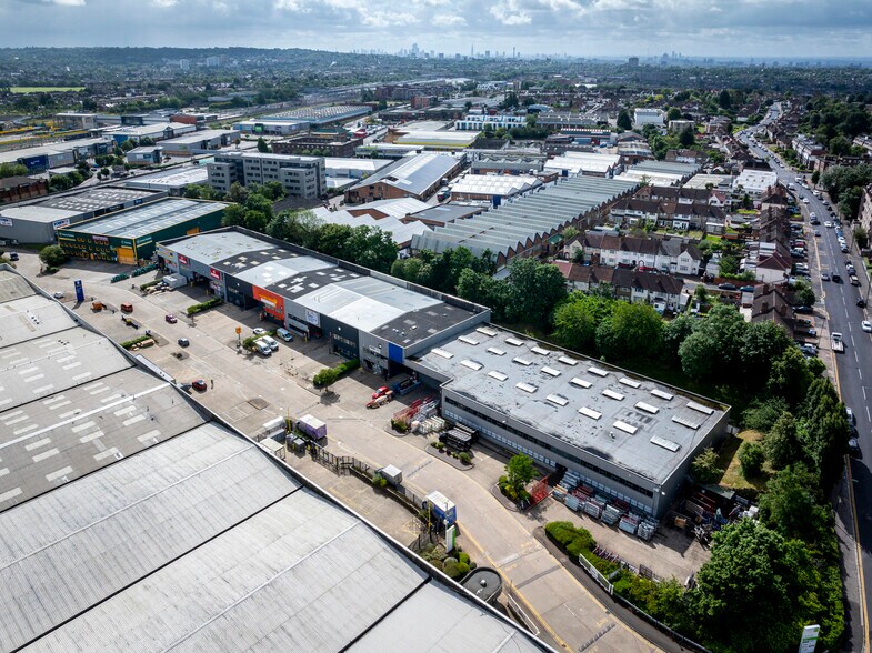 1000 North Circular Rd, London for rent - Aerial - Image 3 of 12