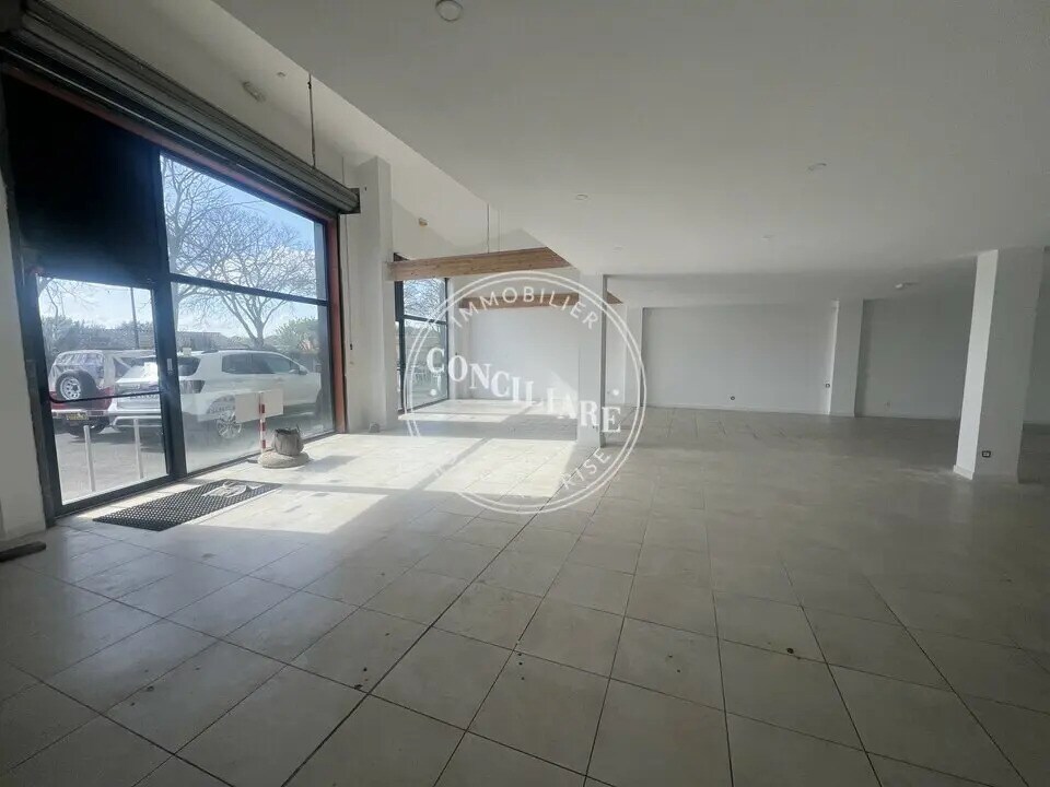 8 Avenue Montaigne, Plaisance-du-Touch to rent Interior Photo- Image 1 of 6
