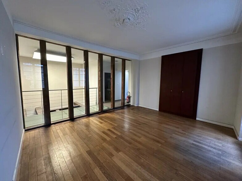 Retail in Strasbourg to rent - Building Photo - Image 3 of 13