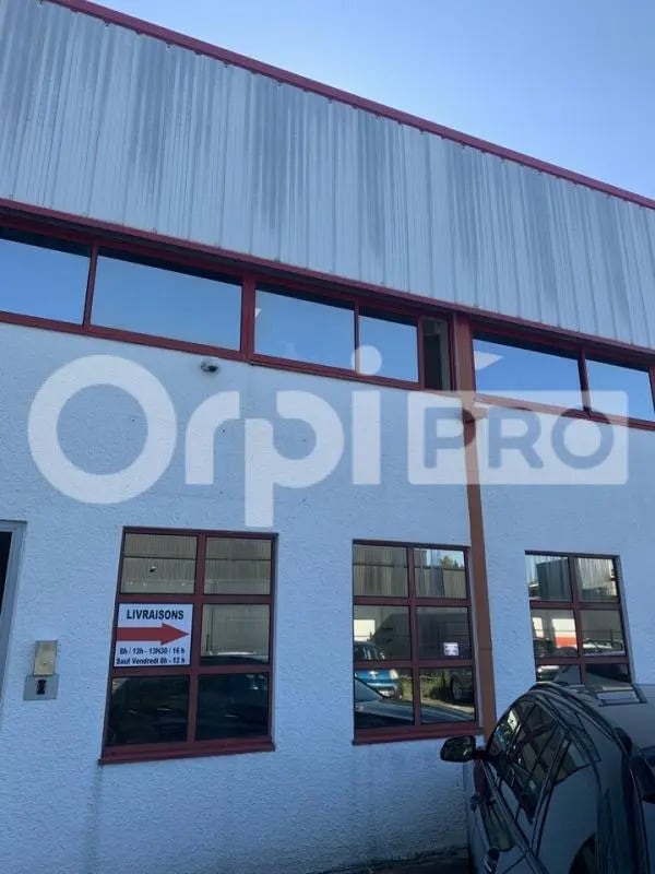 Light Industrial in Pessac to rent Building Photo- Image 1 of 11