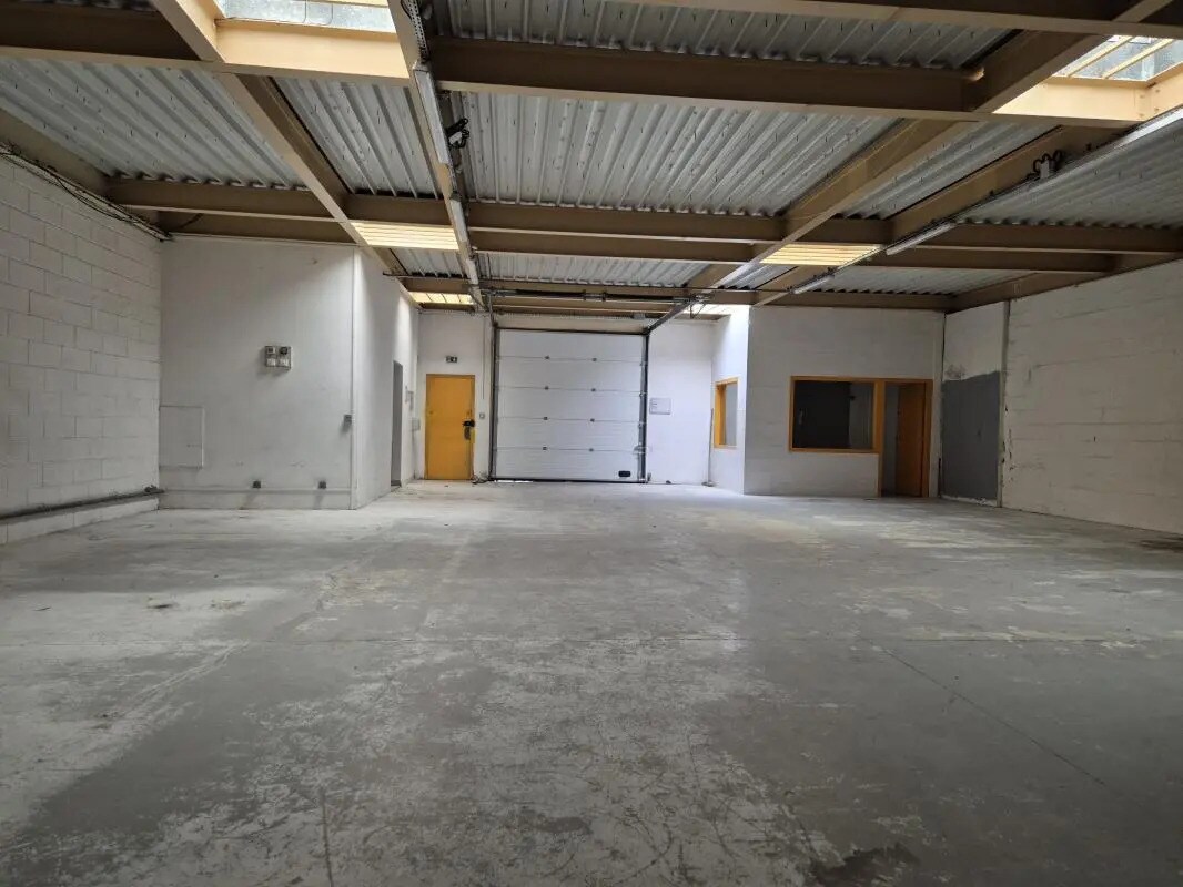 Industrial in Croissy-Beaubourg to rent Building Photo- Image 1 of 5