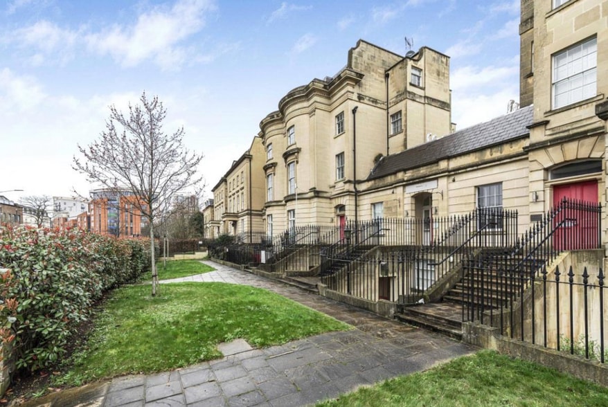 173 - 177 Kings Rd, Reading for sale - Building Photo - Image 2 of 3