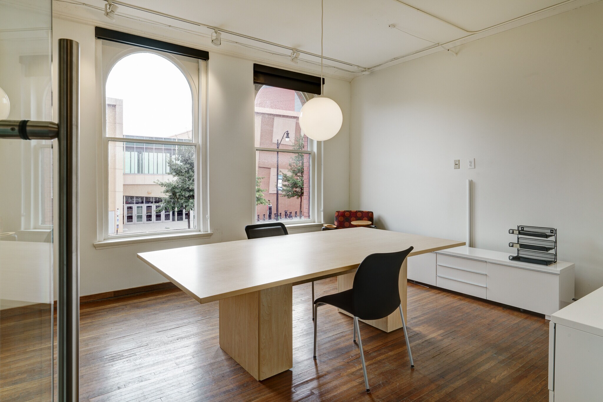 445 N High St, Columbus, OH to rent Interior Photo- Image 1 of 9