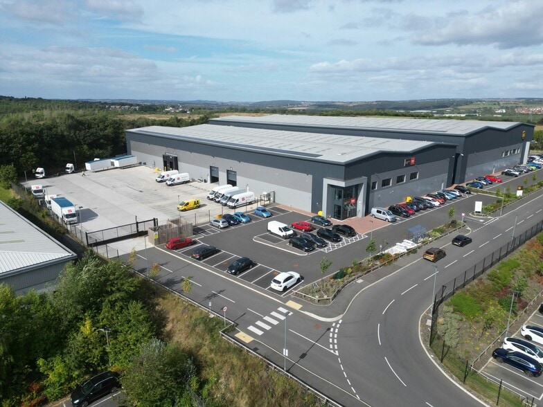 Moss Way, Sheffield to rent - Building Photo - Image 2 of 7