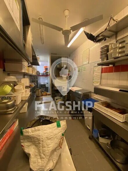 Retail in Levallois-Perret to rent - Interior Photo - Image 3 of 8