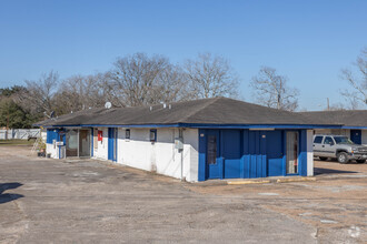 2209 E Mulberry St, Angleton, TX for sale Primary Photo- Image 1 of 1