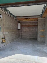 Boarshurst Ln, Oldham to rent Interior Photo- Image 1 of 2