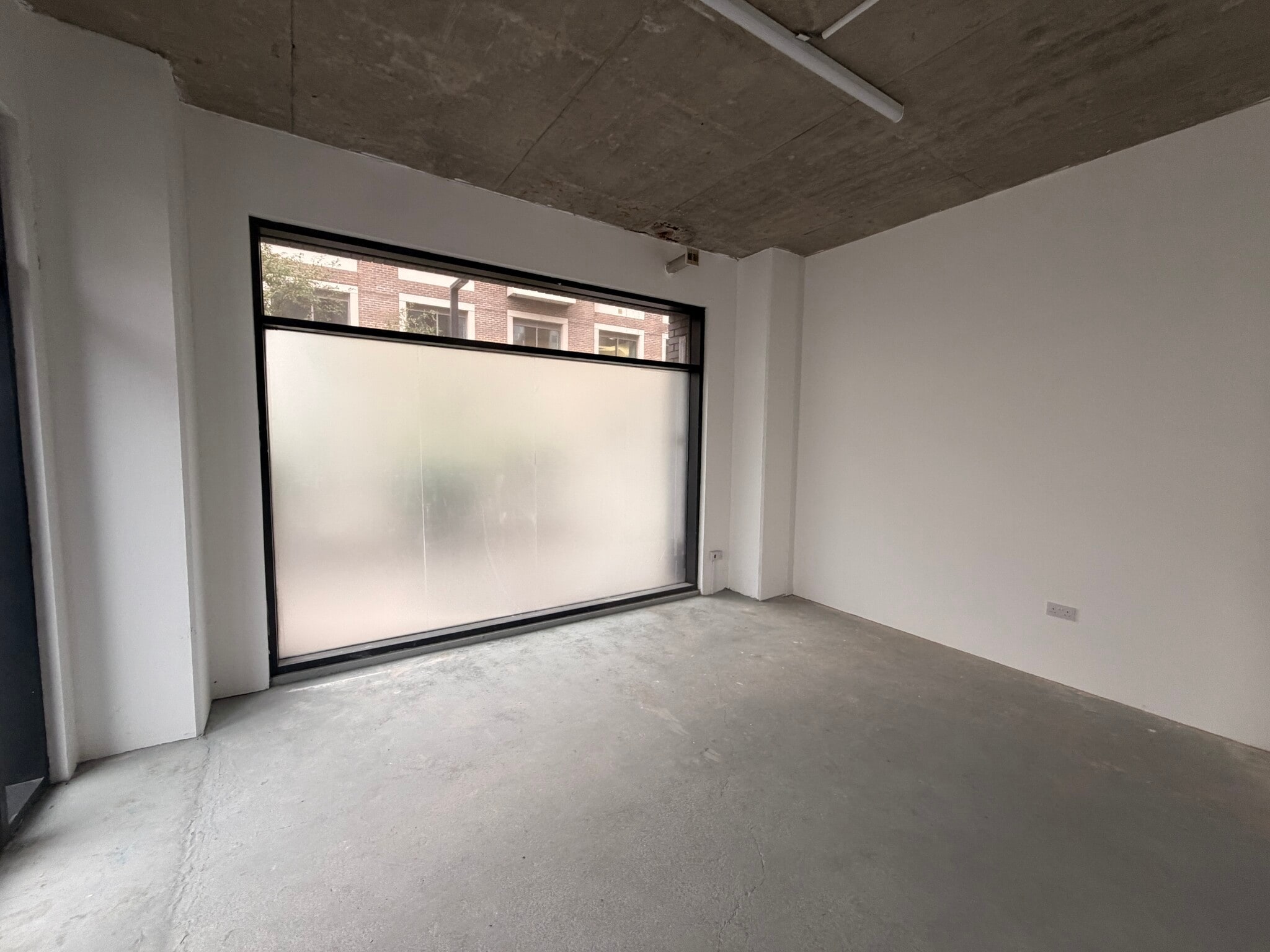 Blyth Rd, Hayes to rent Interior Photo- Image 1 of 4