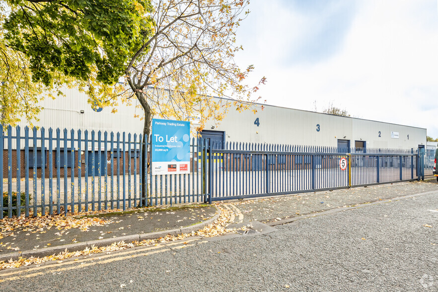 Longbridge Rd, Manchester for rent - Primary Photo - Image 1 of 4