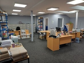 2C Florence Ave, Enfield to rent Interior Photo- Image 1 of 2