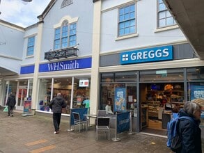 High St, Salisbury to rent Building Photo- Image 1 of 1