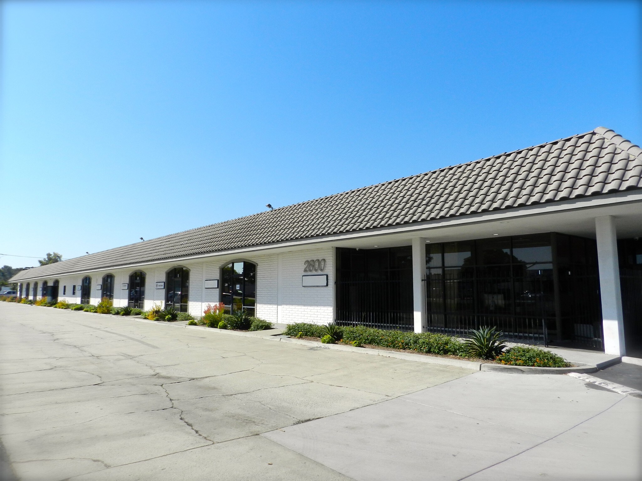 2800 S Main St, Santa Ana, CA to rent Primary Photo- Image 1 of 10