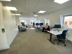 Northbrook St, Newbury to rent Interior Photo- Image 1 of 5