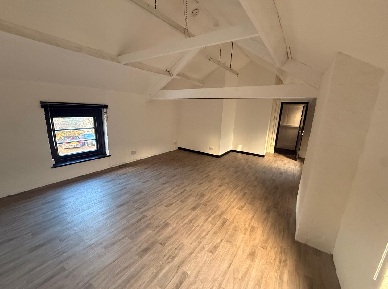 Station Rd, Abergavenny to rent Interior Photo- Image 1 of 2