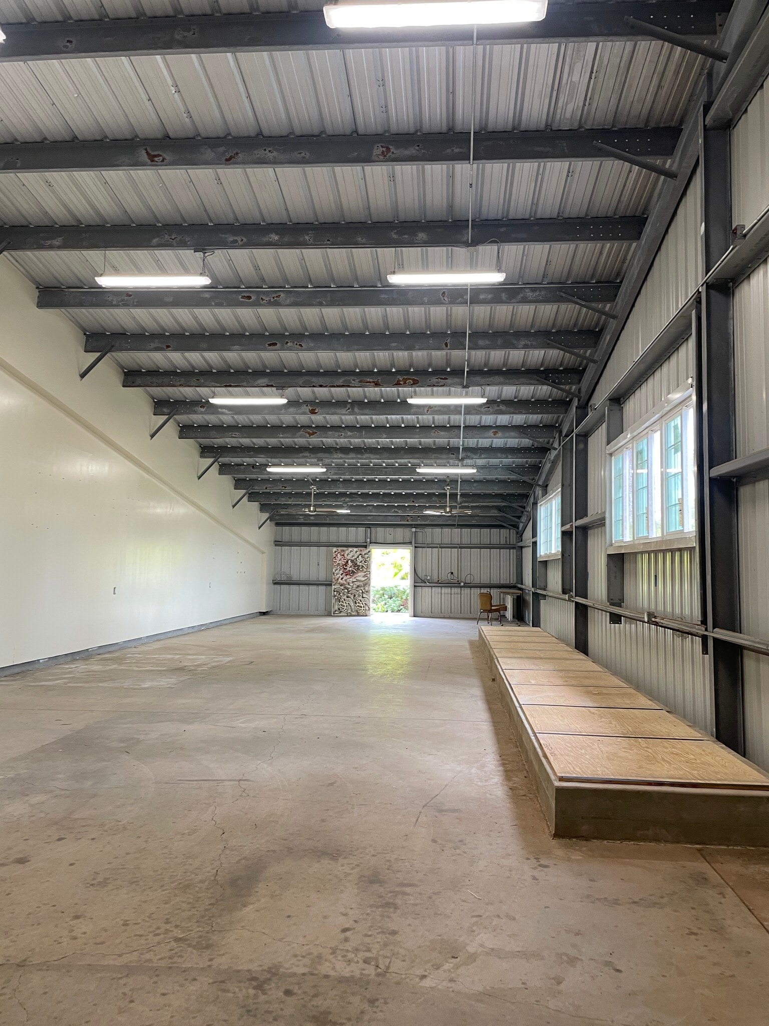 56-1089 Kamehameha Hwy, Kahuku, HI to rent Interior Photo- Image 1 of 2