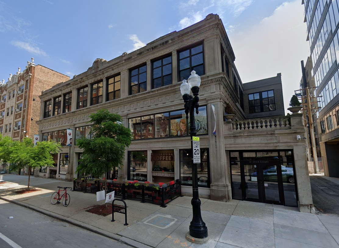 939 W Wilson Ave, Chicago, IL to rent Building Photo- Image 1 of 10
