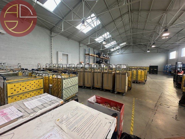 Industrial in Toulouse to rent - Interior Photo - Image 3 of 8