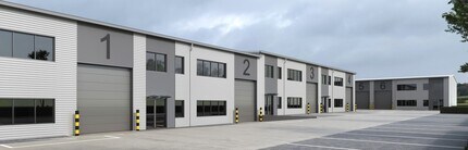 Drakes Dr, Long Crendon to rent Building Photo- Image 1 of 3