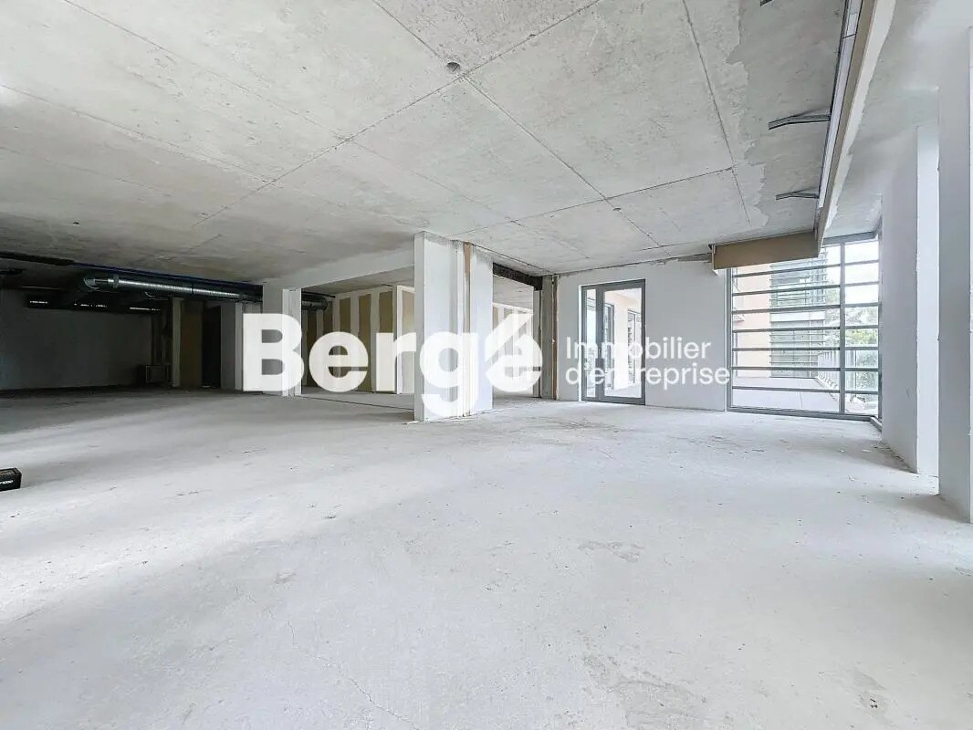 Office in SOPHIA ANTIPOLIS to rent Building Photo- Image 1 of 8