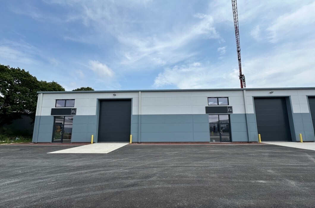 Diamond Dr, Hailsham for sale Primary Photo- Image 1 of 1