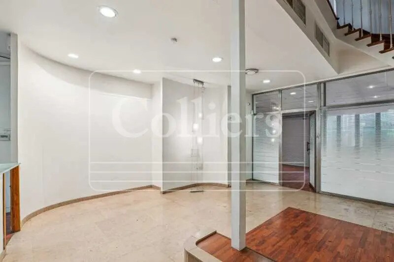 Office in Marseille for sale - Lobby - Image 3 of 9