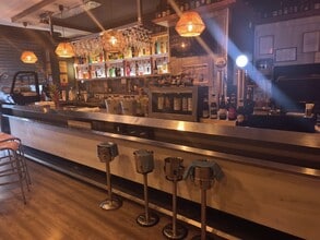 Retail in Barcelona, Barcelona to rent Interior Photo- Image 2 of 9