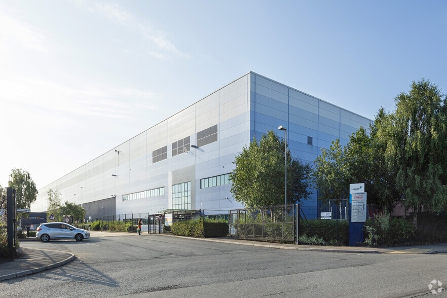 2 Hindmans Way, Dagenham for sale - Primary Photo - Image 1 of 1