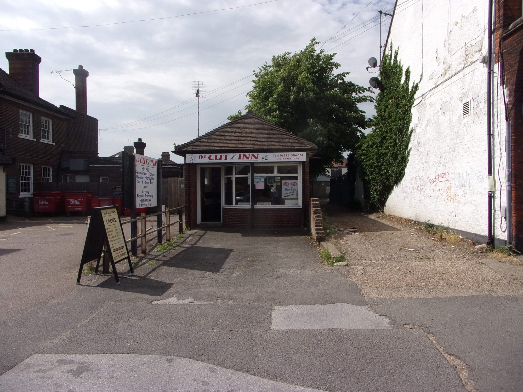 35A Lodge Ln, Grays to rent Primary Photo- Image 1 of 8