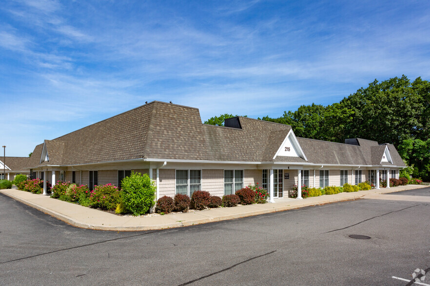 215 Hallock Rd, Stony Brook, NY for rent - Building Photo - Image 1 of 7