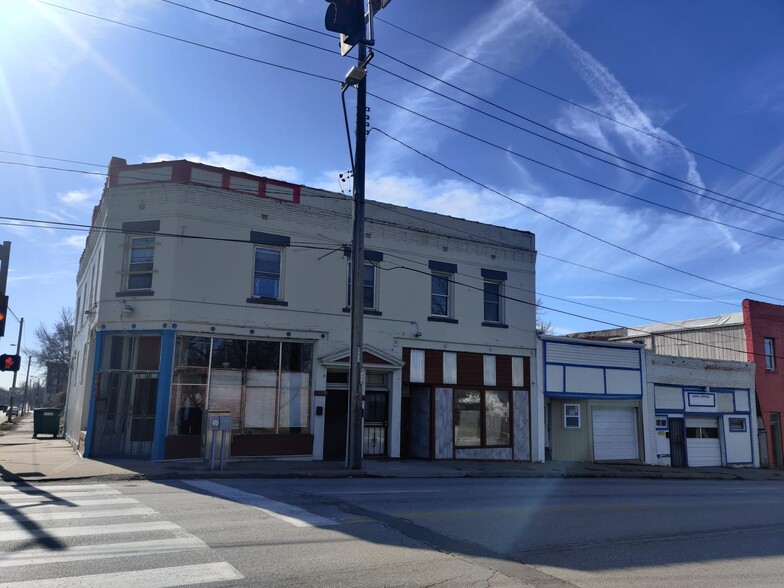 2115-2125 E 31st St, Kansas City, MO for sale - Building Photo - Image 1 of 15