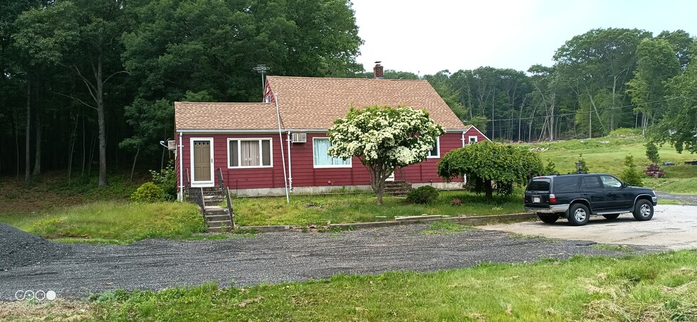 1253 Eddie Dowling Hwy, North Smithfield, RI for sale - Primary Photo - Image 1 of 1