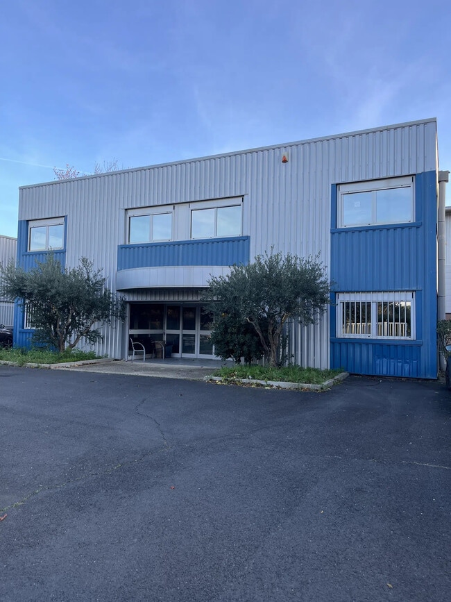 Location Bureaux 283 m² à 657 m²