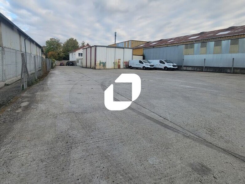 Light Industrial in Wissous to rent - Building Photo - Image 1 of 14