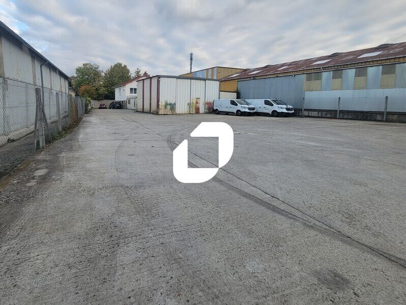 Light Industrial in Wissous to rent Building Photo- Image 1 of 15