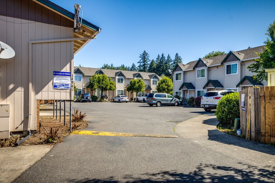 14937 SE Stark St, Portland, OR for sale - Building Photo - Image 3 of 13