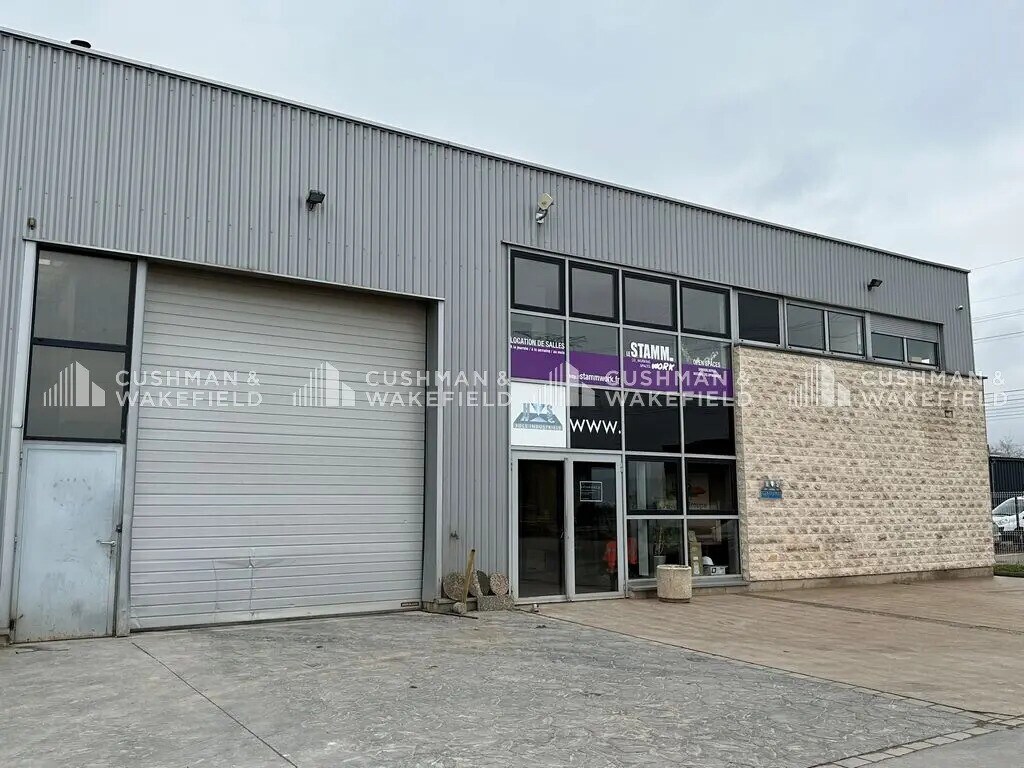 Location Local d'activités 480 m² - Photo 1