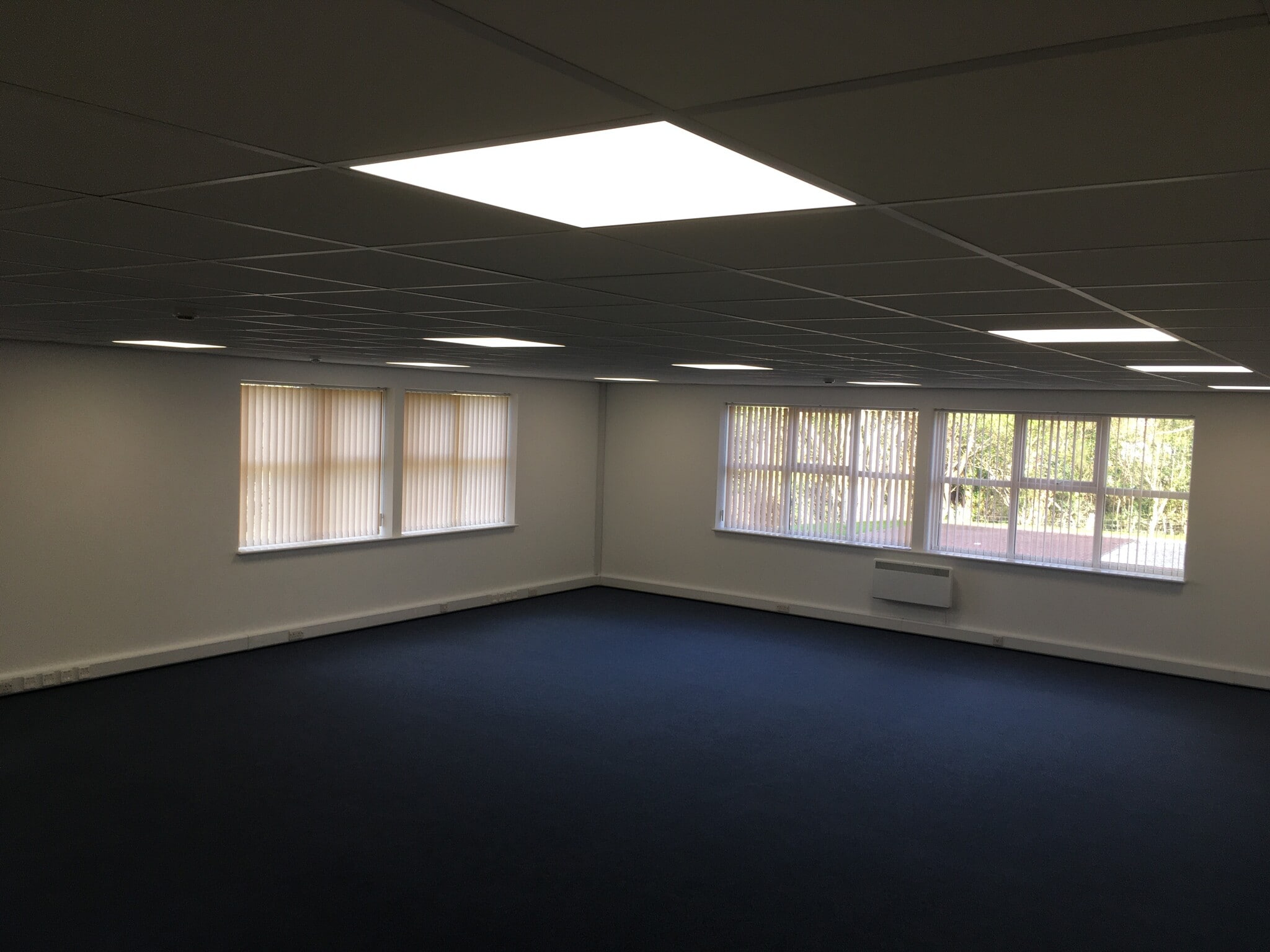 Bowen Ct, St Asaph to rent Interior Photo- Image 1 of 3